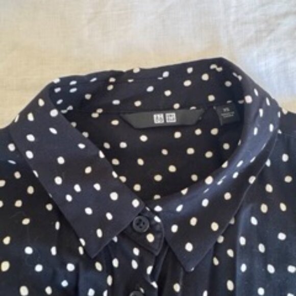 Uniqlo Women's Black + White Polka Dot Button-Up - Picture 3 of 4